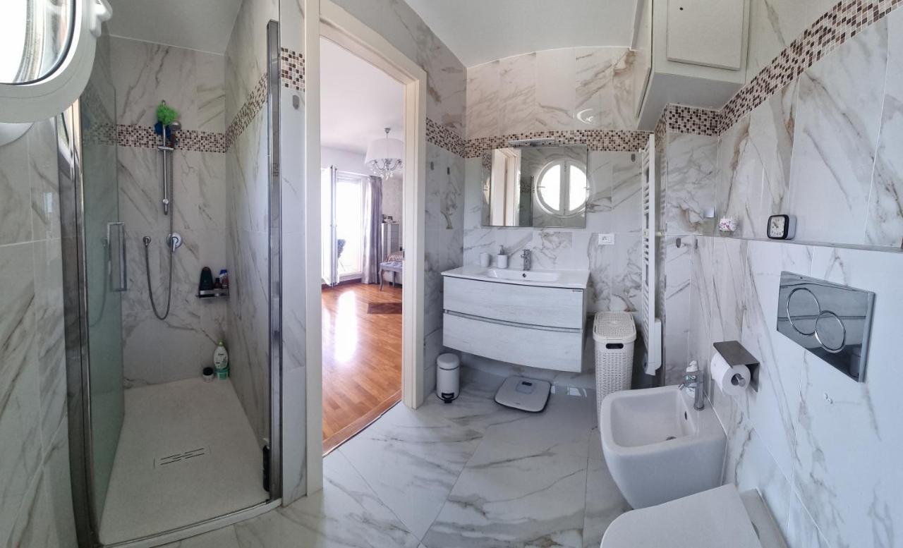 Dernier Etage D'Une Maison Roquebrune-Cap-Martin Extérieur photo